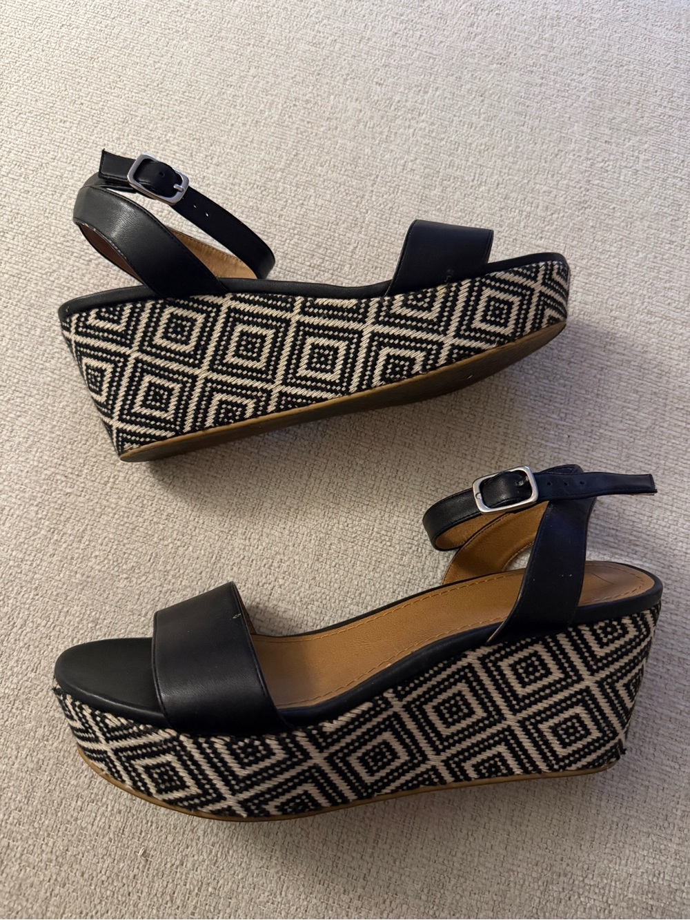 14th & Union Black Wedge Sandals with Geometric Platform